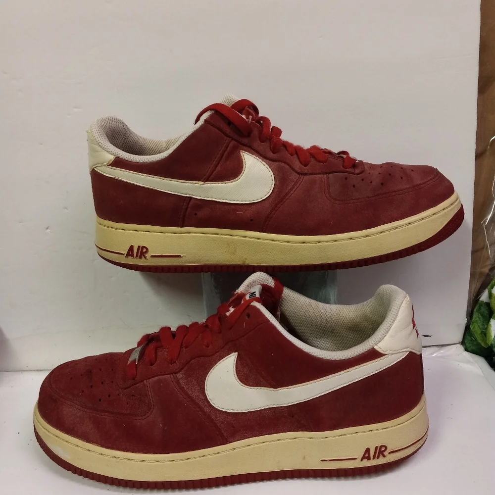 Nike Air Force1 Sneakers Mens Red Suede Leather Swoosh Size 11